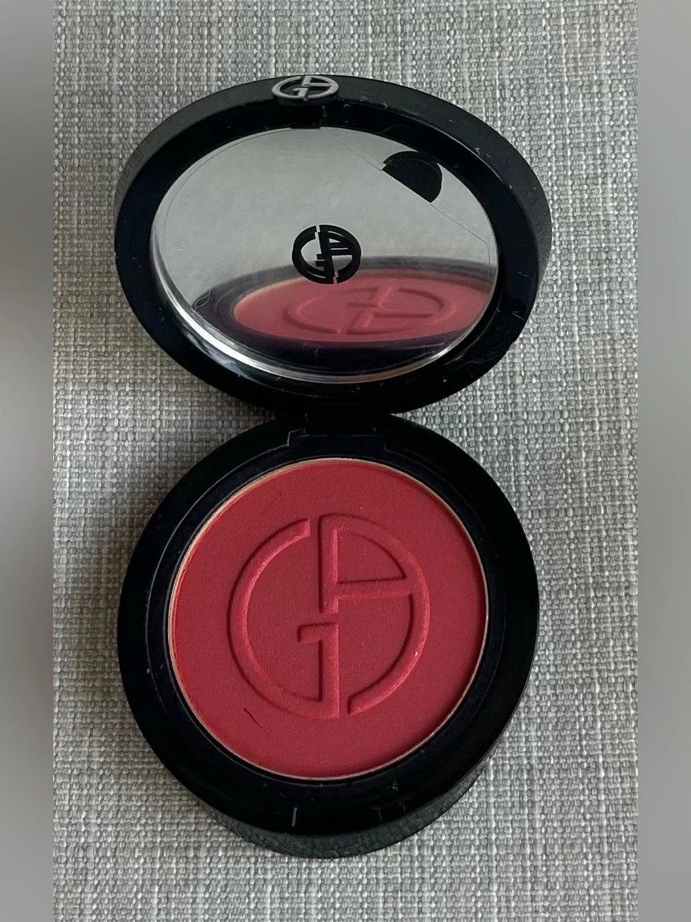 NWOB Giorgio Armani Luminous Silk Glow Blush.  Color: Mania/40